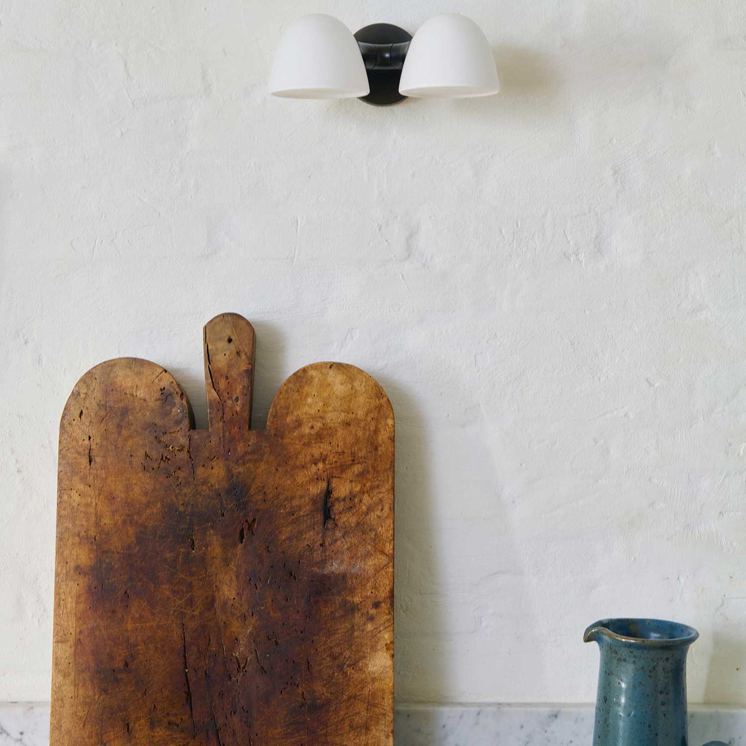 Fuse - Aplique de pared de diseño en alabastro y latón envejecido para salón