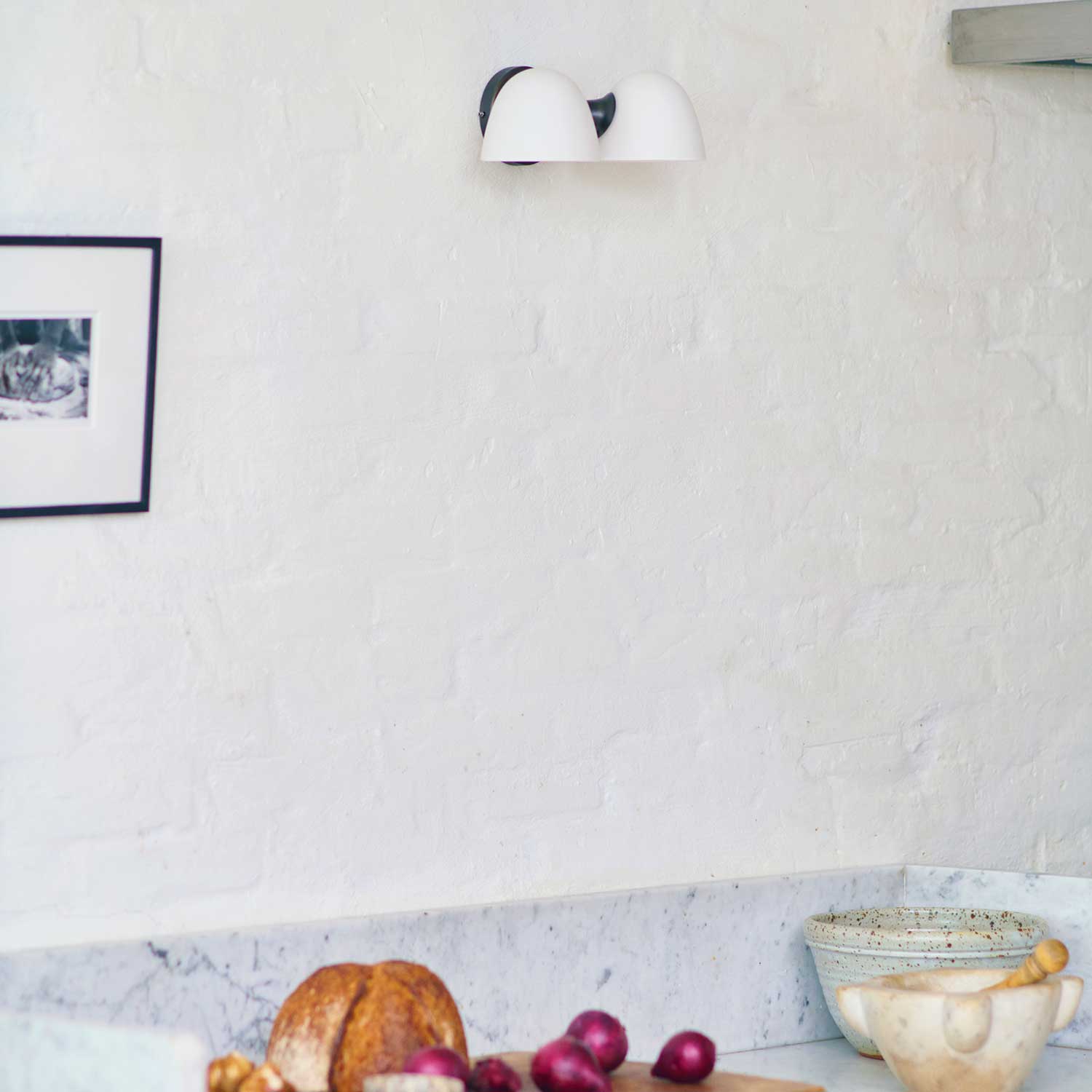 Fuse - Aplique de pared de diseño en alabastro y latón envejecido para salón