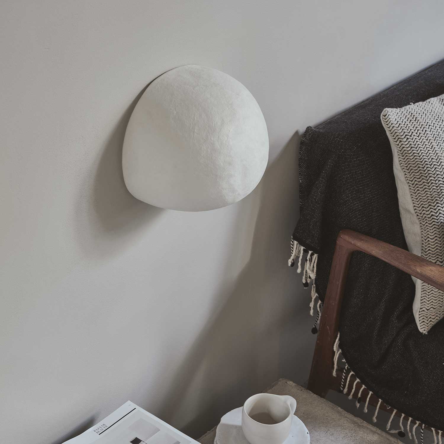 Pebble – Wabi-Sabi-Wandleuchte im Kieselstein-Design