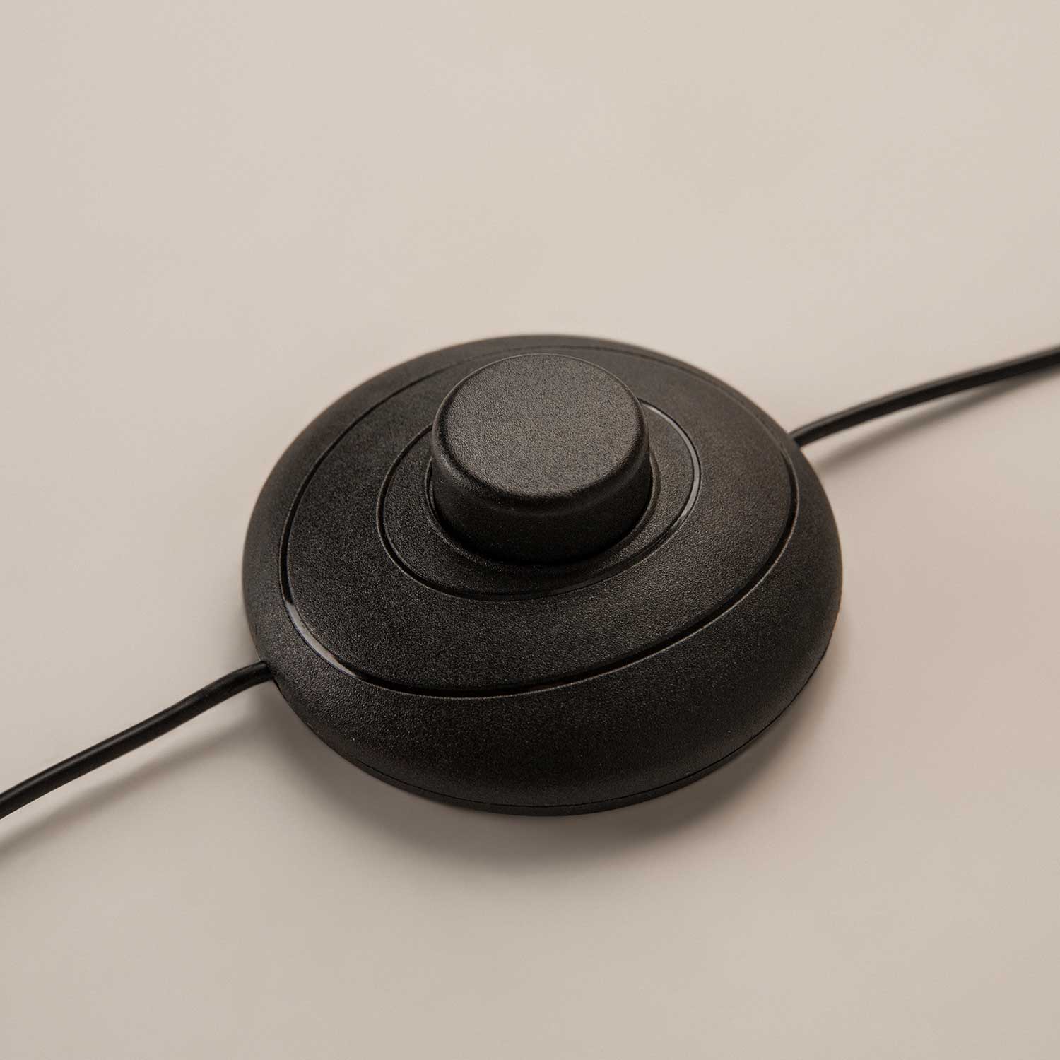 Solid - Lampadaire tube LED design avec pied en béton