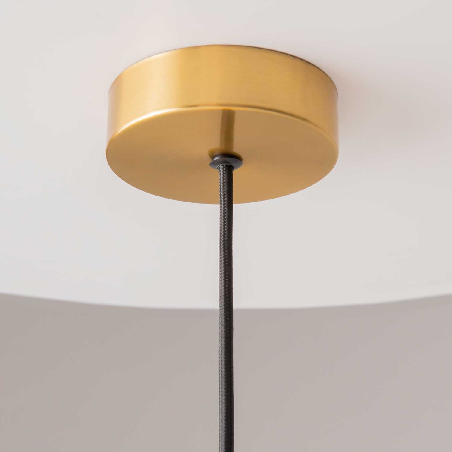 Levitation - Suspension design en forme de cage doré