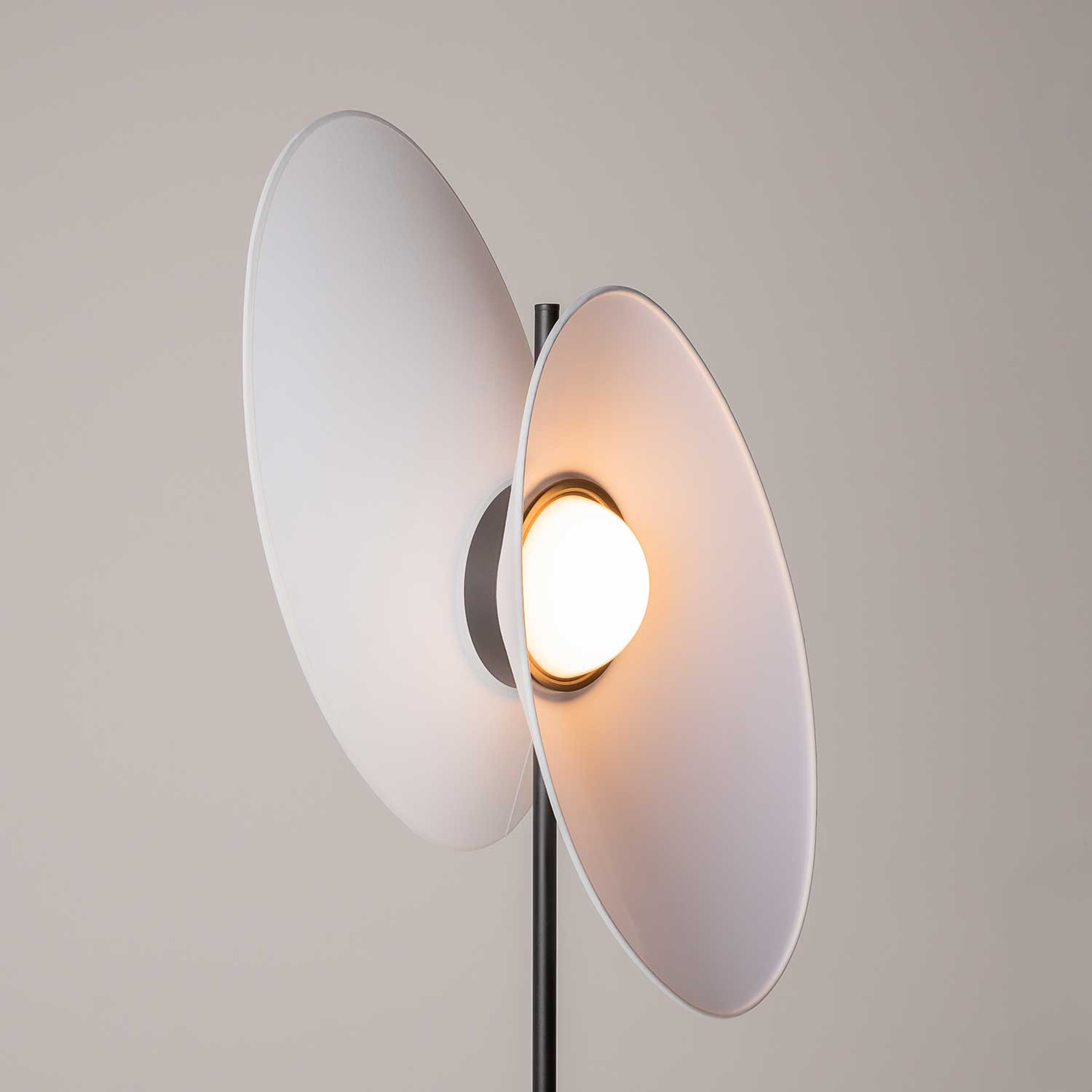 Evolution - Lampadaire LED sur pied au design moderne