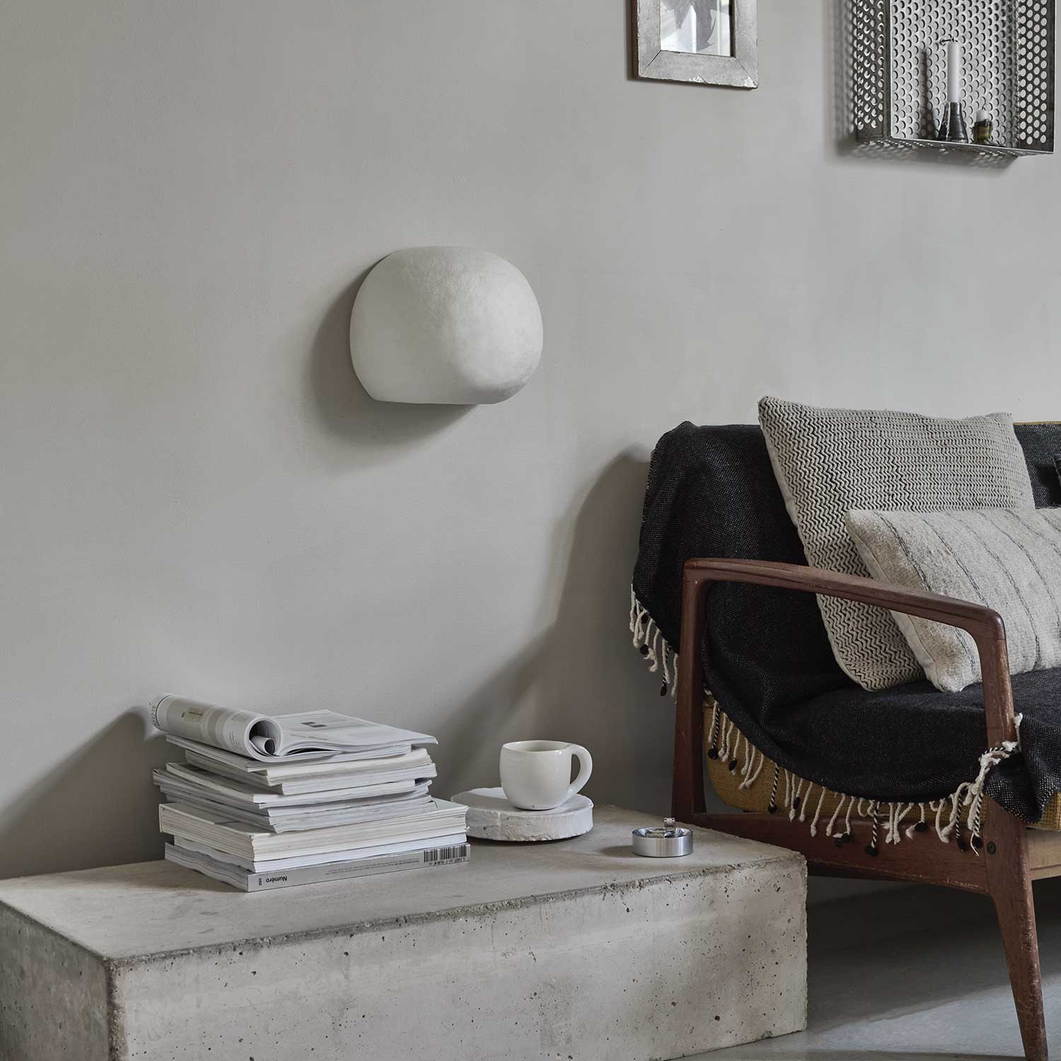 Pebble – Wabi-Sabi-Wandleuchte im Kieselstein-Design