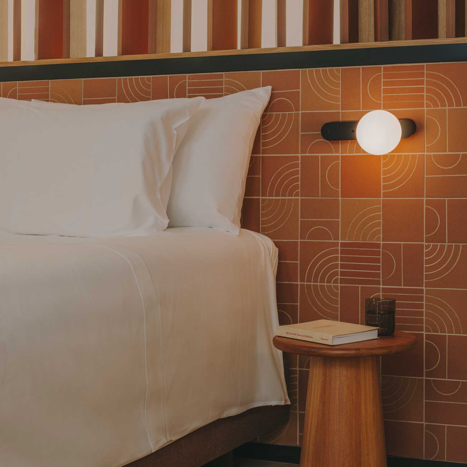 Perlina USB - Applique murale LED dimmable avec chargeur USB-C design