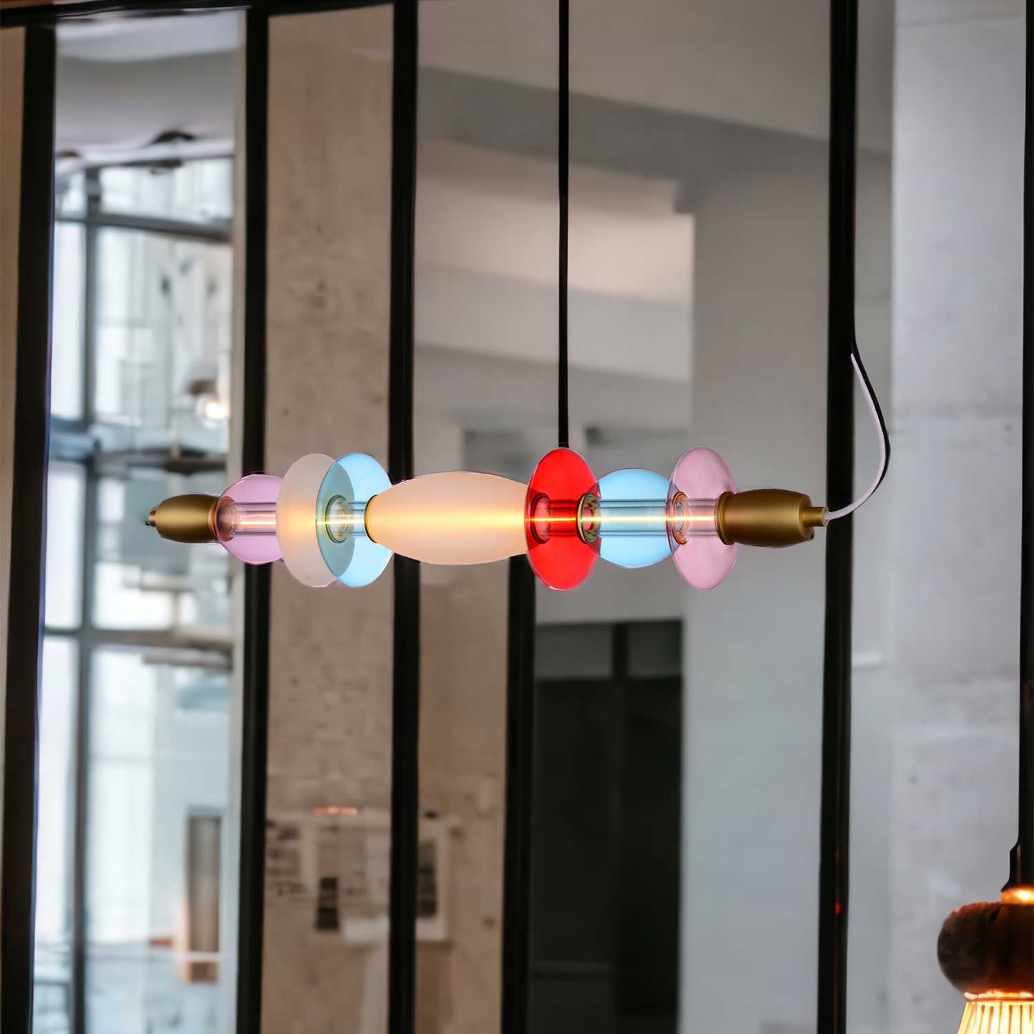 Léonor - Suspension tube LED en verre coloré design