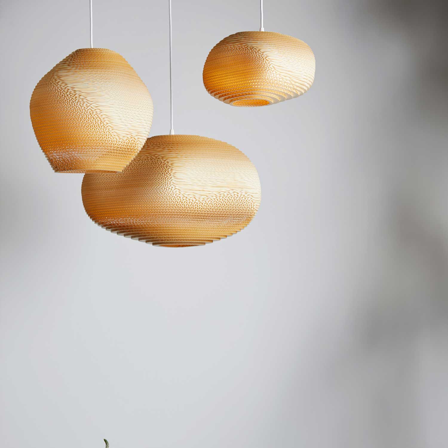 Scraplights Alki - Suspension en carton design pour salon moderne