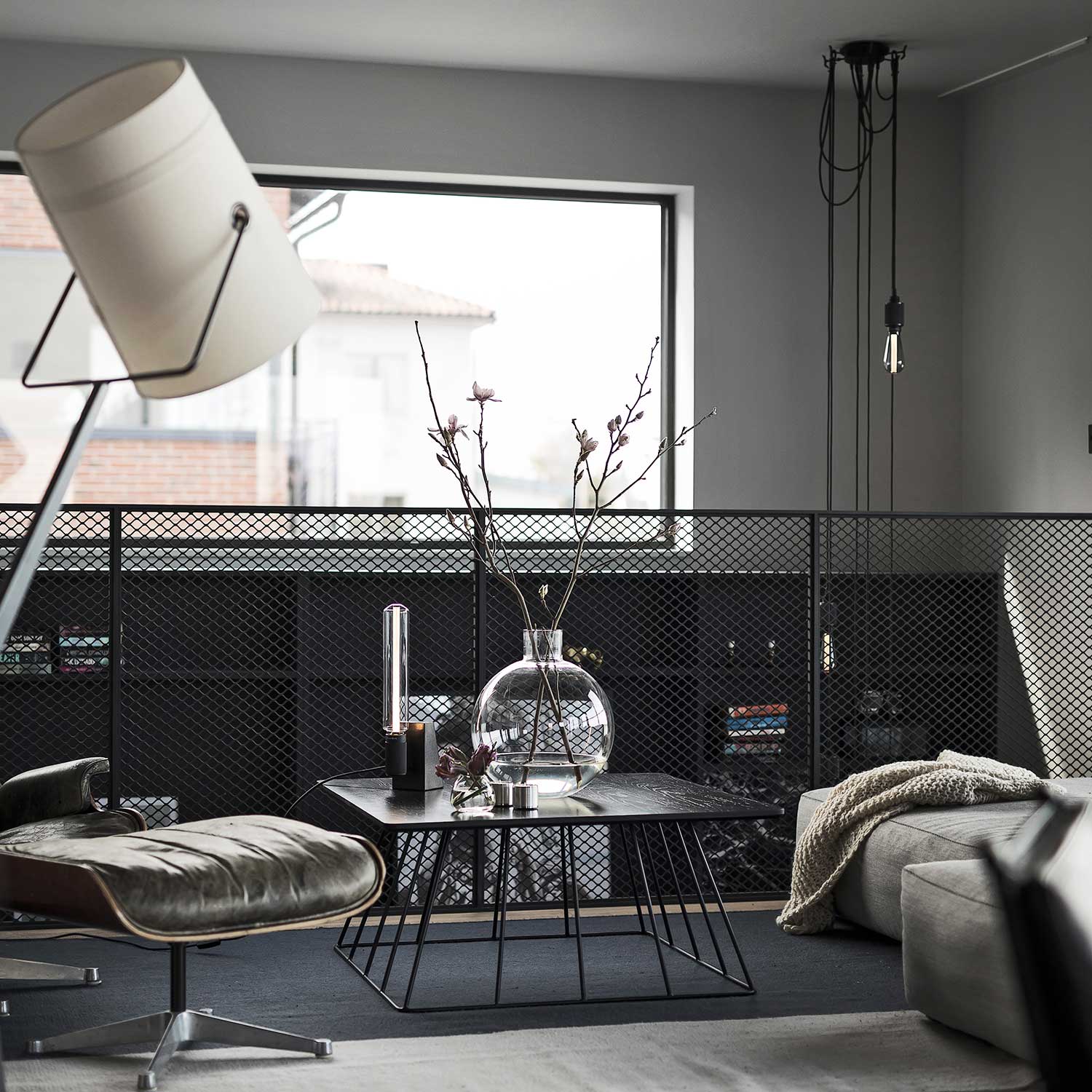 Hooked 6.0 Nude - Lustre grande hauteur en metal design