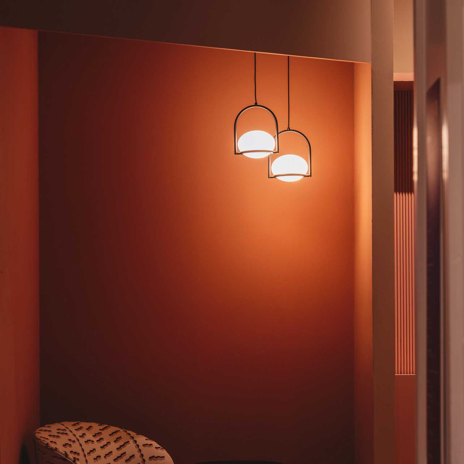 Coco Single - Suspension design boule en acrylique moderne