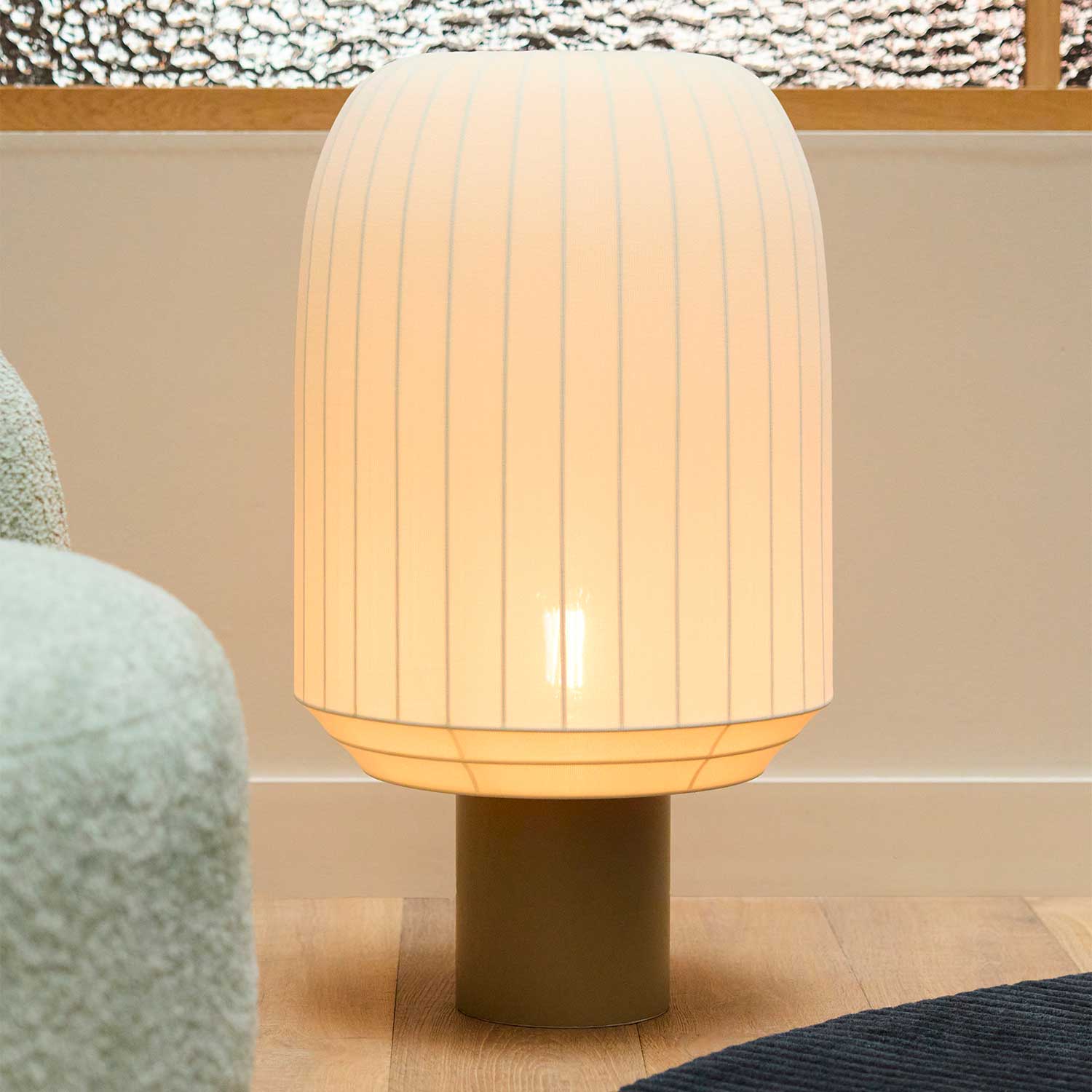 Tradition - Lampadaire de salon en tissu design japandi