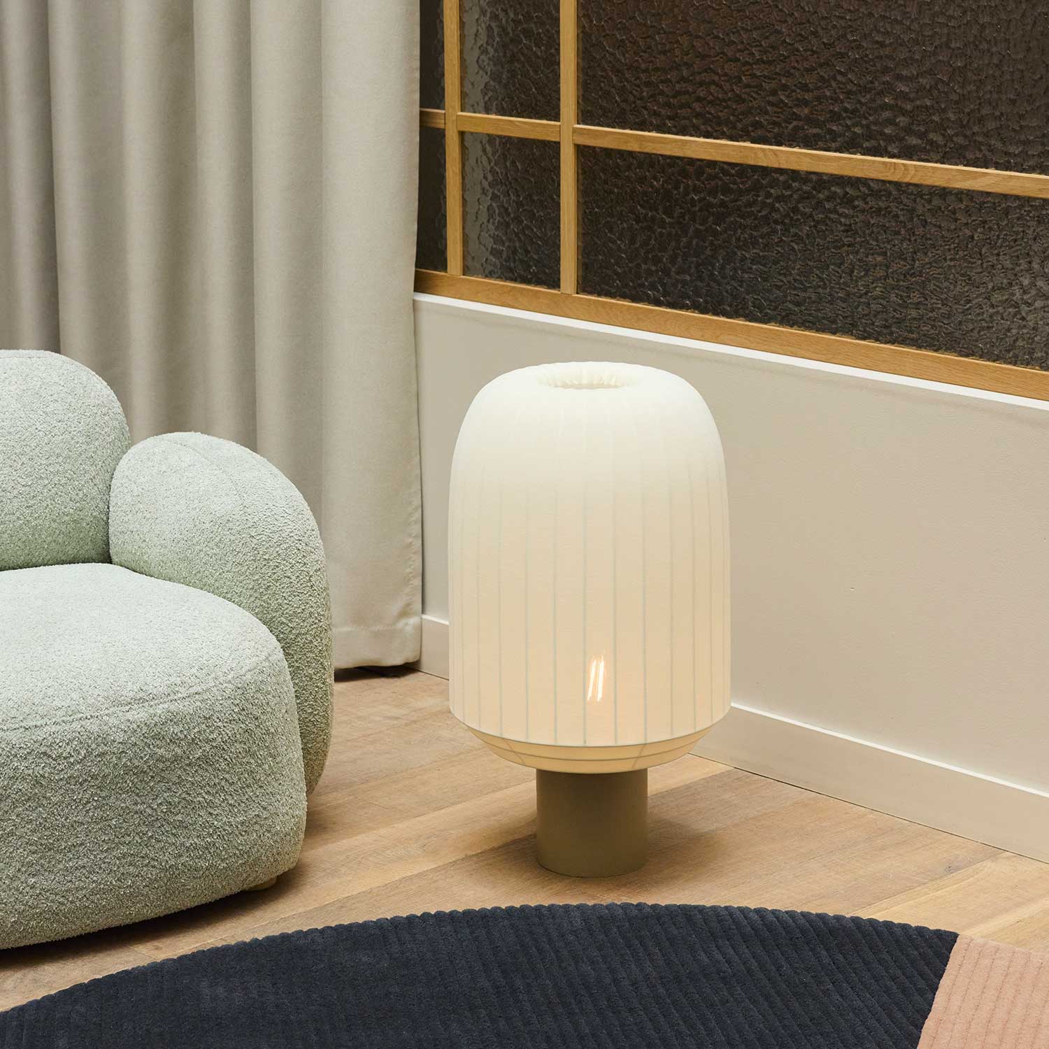 Tradition - Lampadaire de salon en tissu design japandi