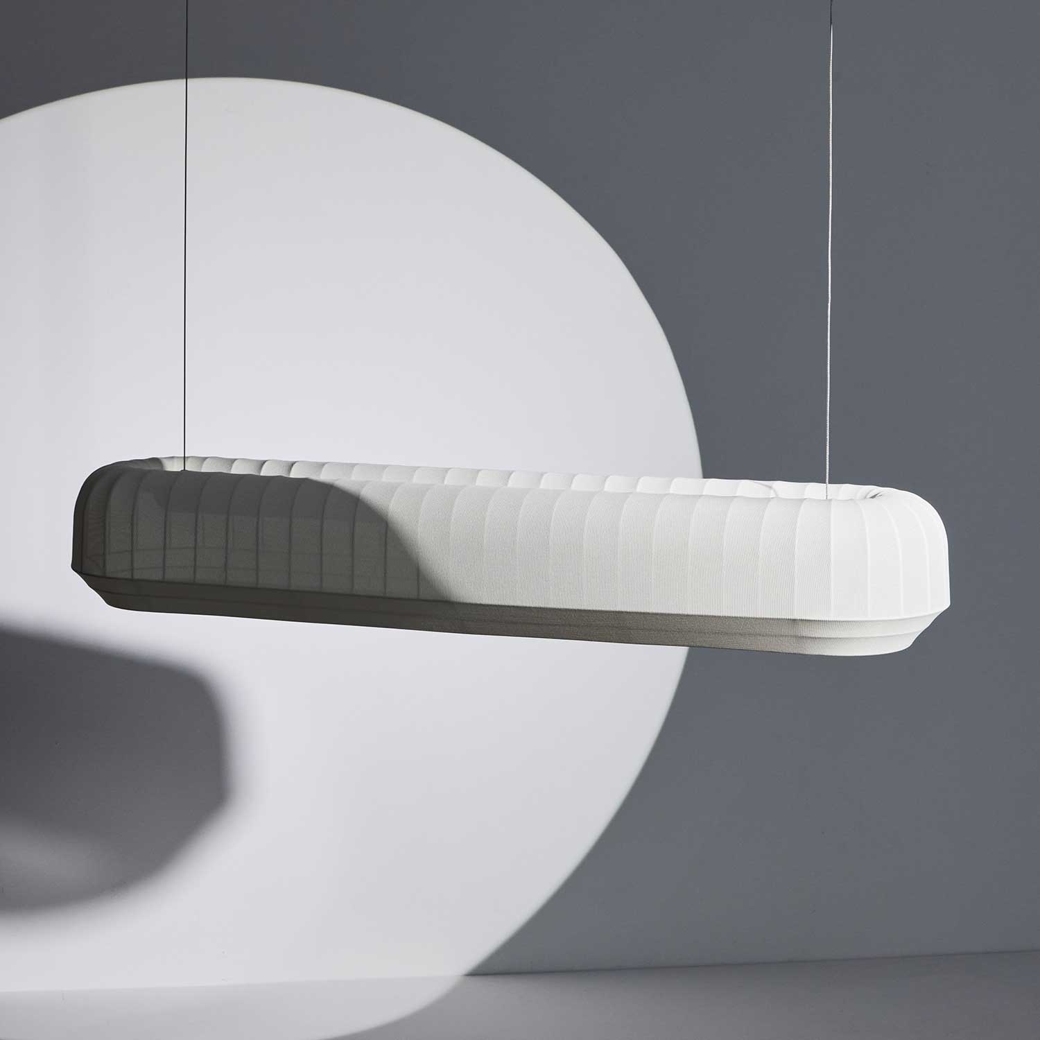 Tradition Linear - Suspension en tissu blanc design japandi