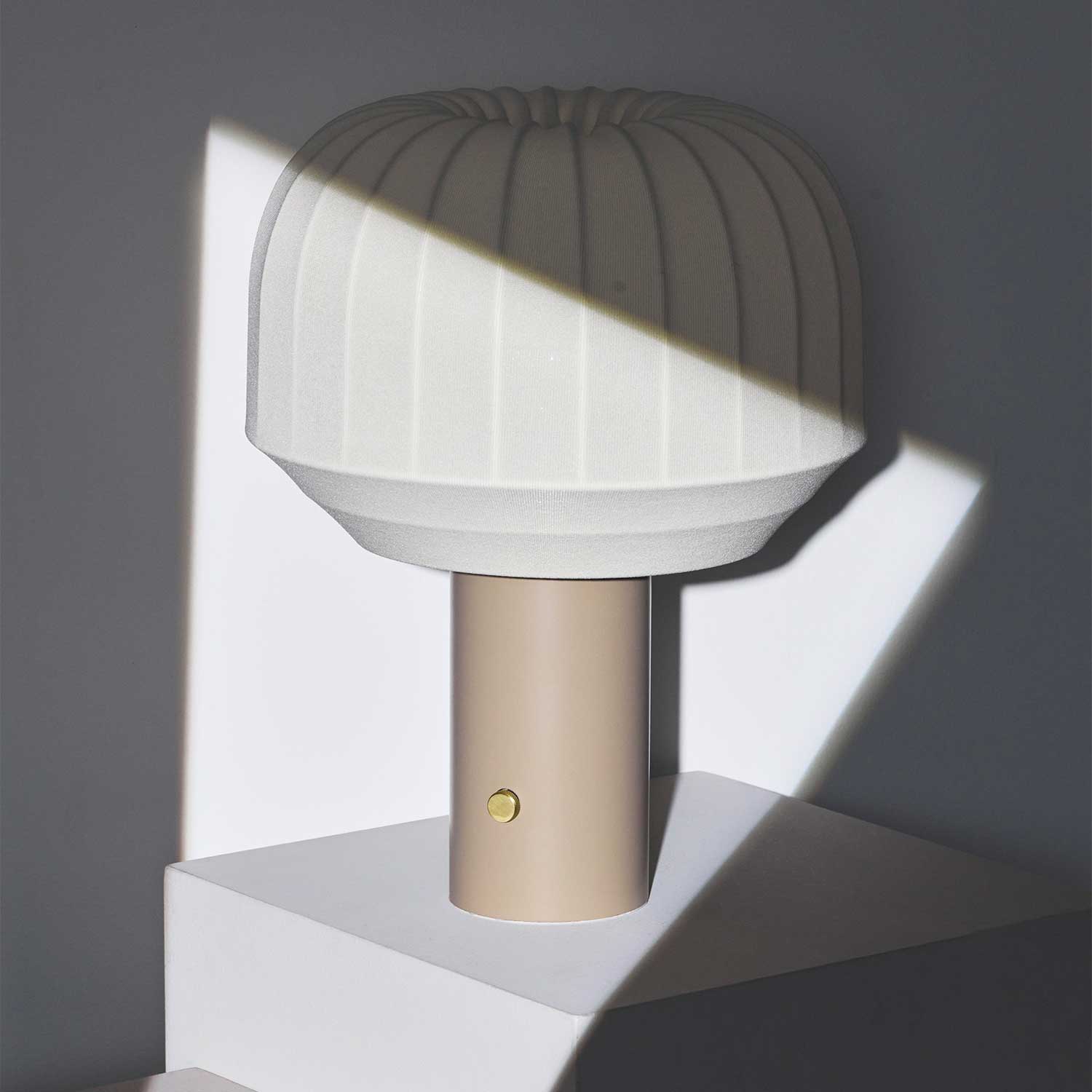 Tradition - Lampe de chevet en tissu design japandi