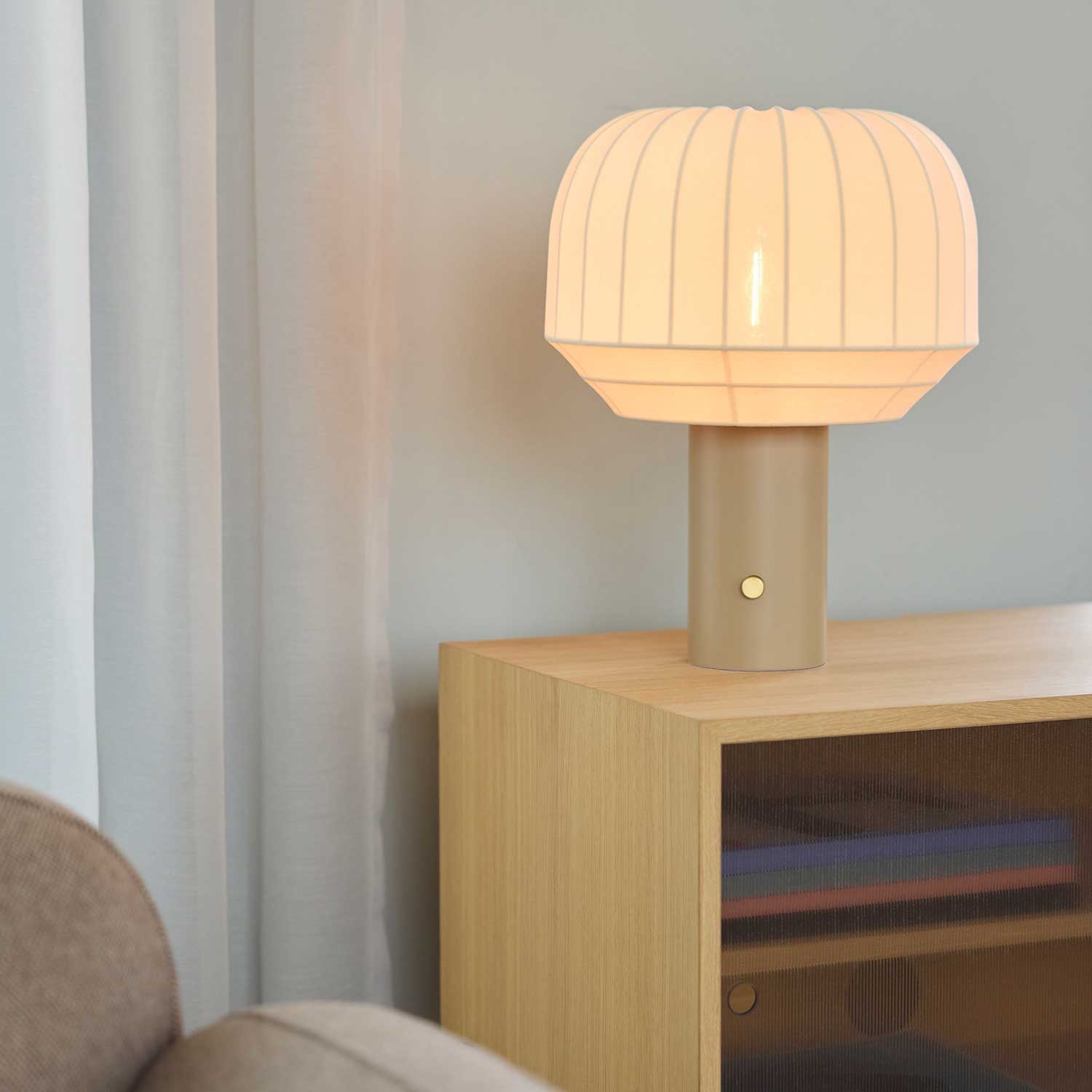 Tradition - Lampe de chevet en tissu design japandi