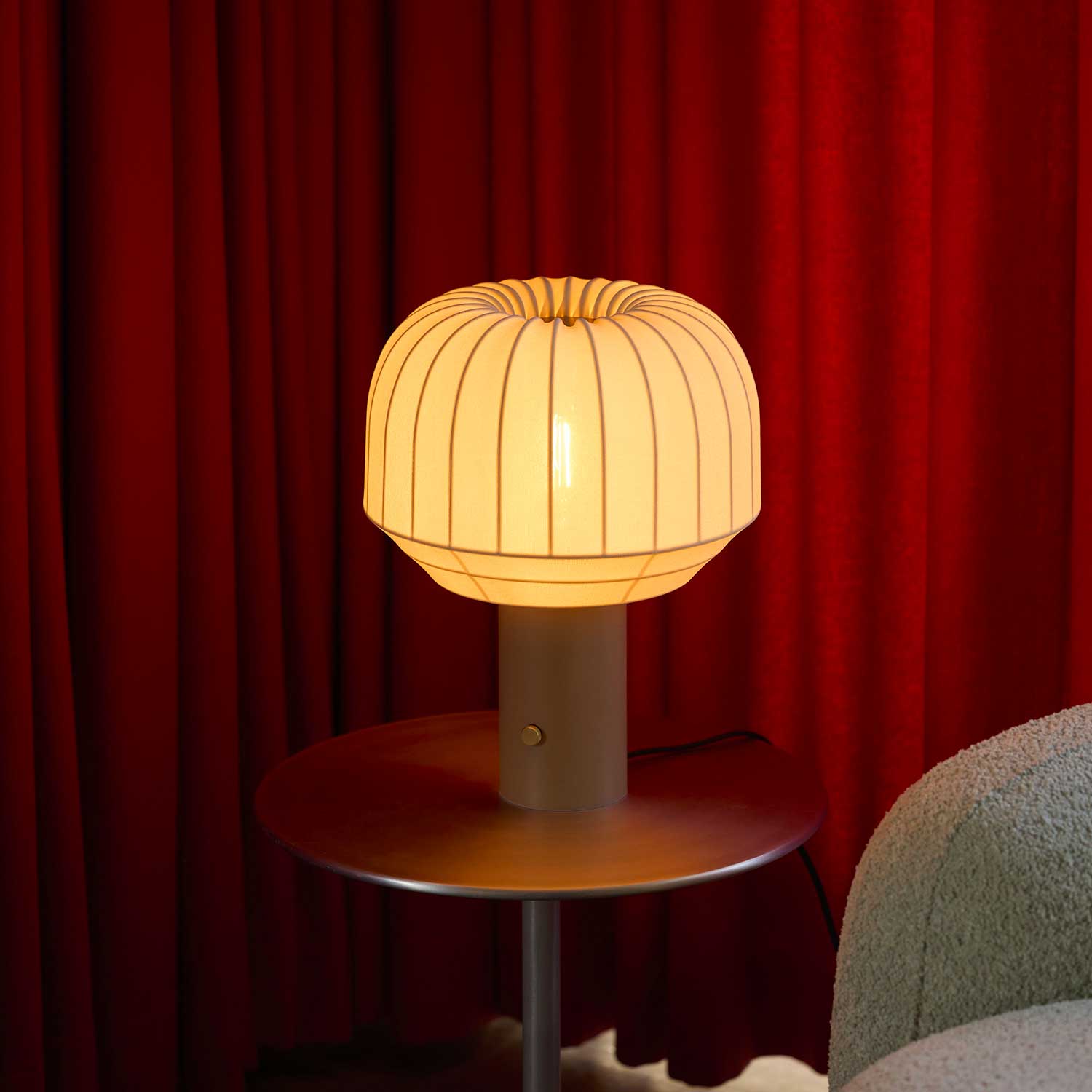 Tradition - Lampe de chevet en tissu design japandi