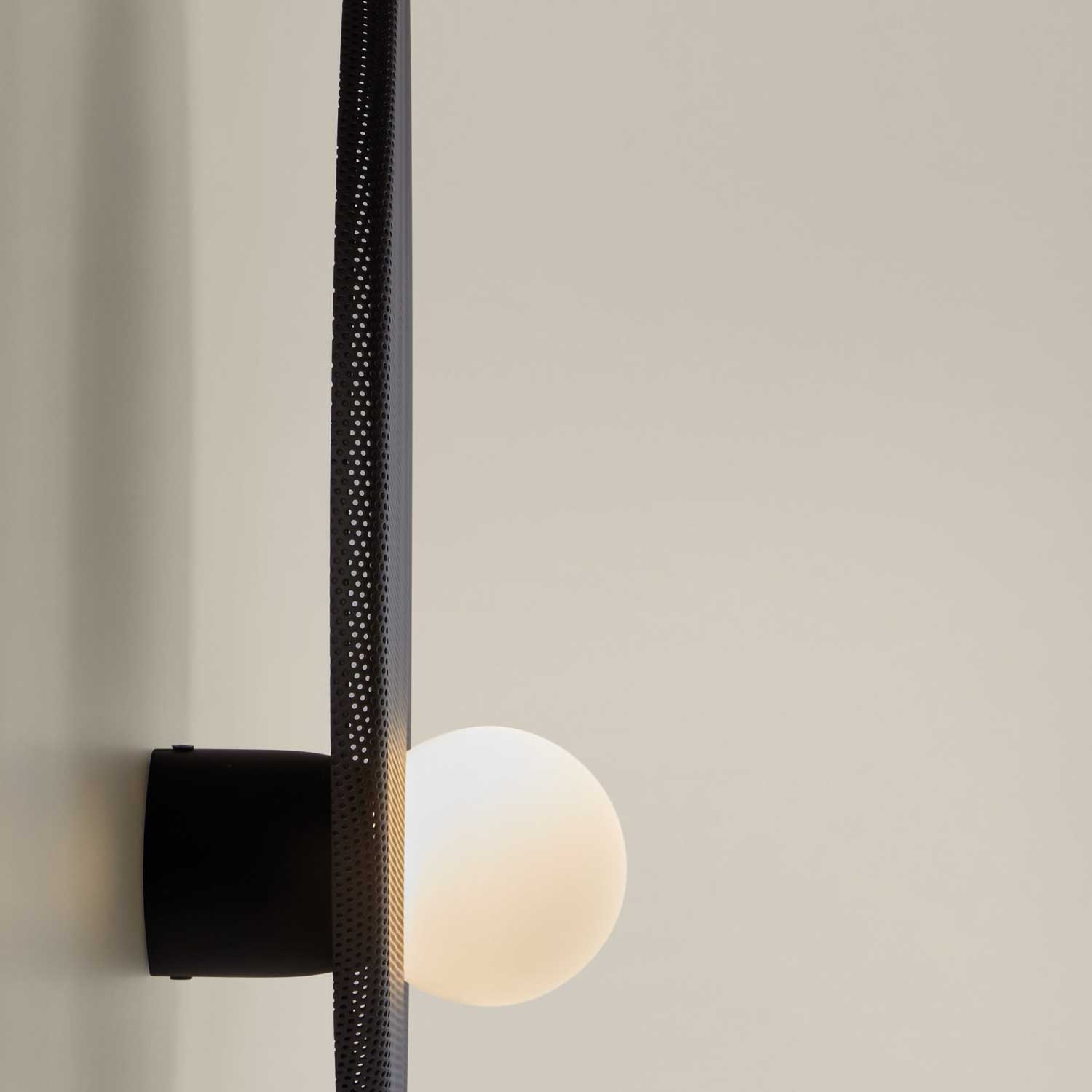 Trip - Applique murale design en métal pour salon moderne