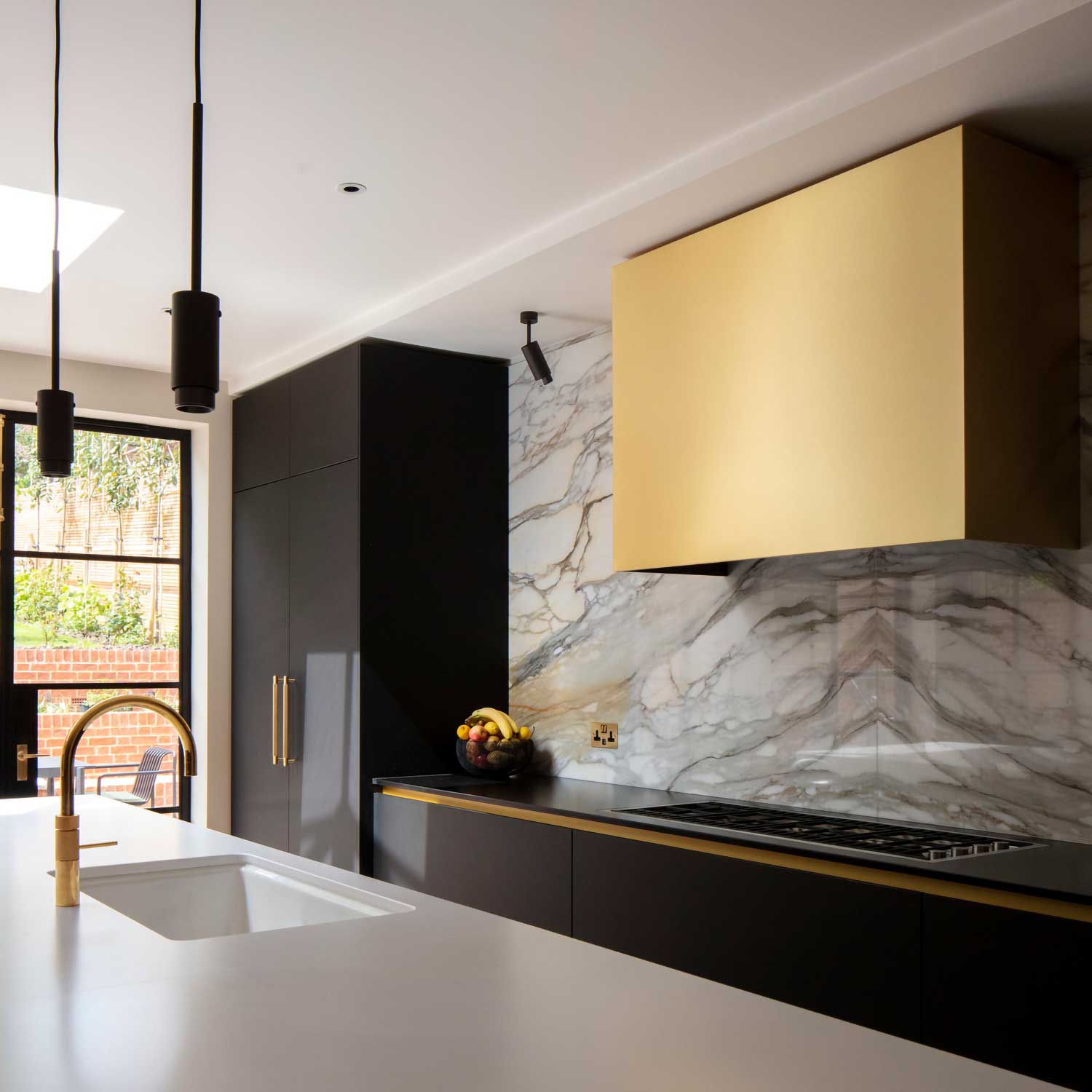 Exhaust Pendant Linear - Petit lustre en acier design pour cuisine