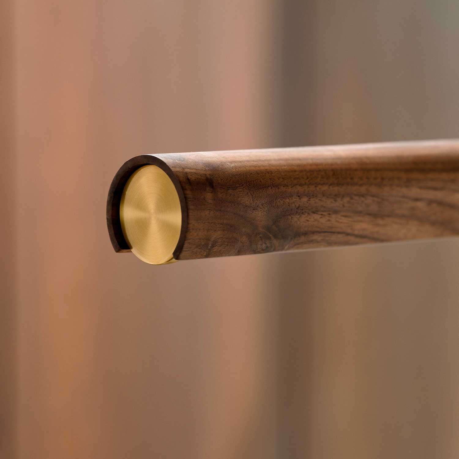 Akeno - Suspension LED design en bois et laiton pour salle à manger