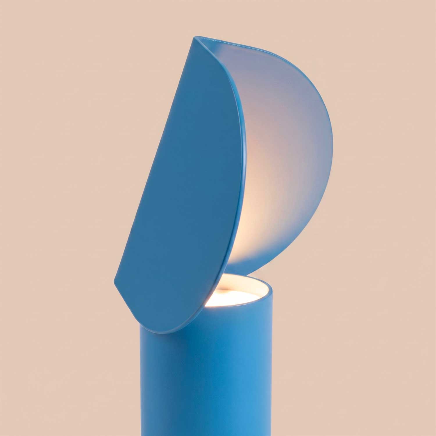 Auva - Lampe à poser LED design en acier coloré style contemporain