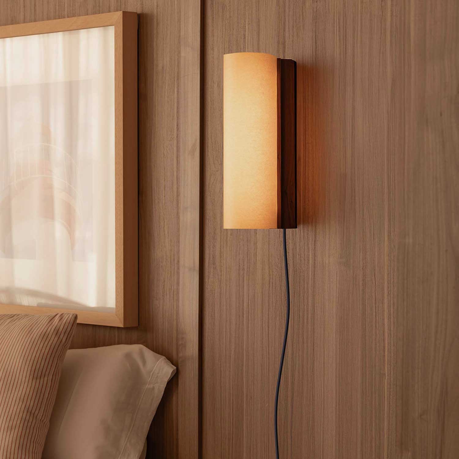 Cata - Applique murale LED en noyer et tissu design