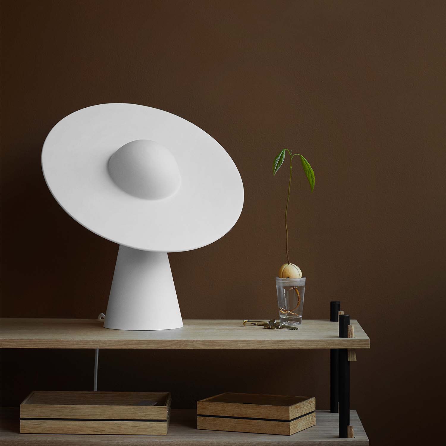CERAMIC - Lampe de table blanche design avec chapeau orientable