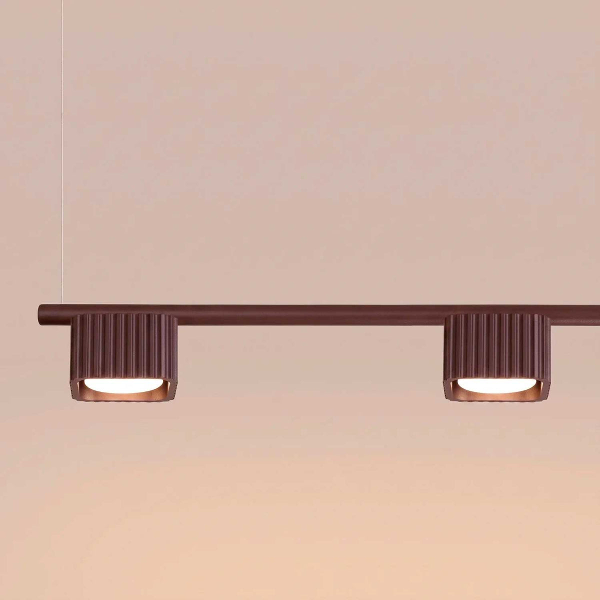 Majoris - Suspension linéaire en aluminium cannelé à quatre lumières, style contemporain
