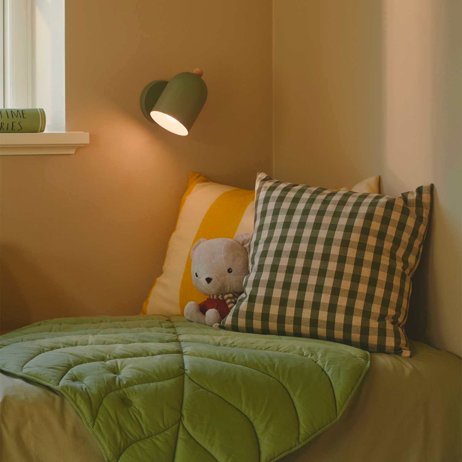 Gaston - Applique murale scandinave en acier pastel et bois pour chambre enfant