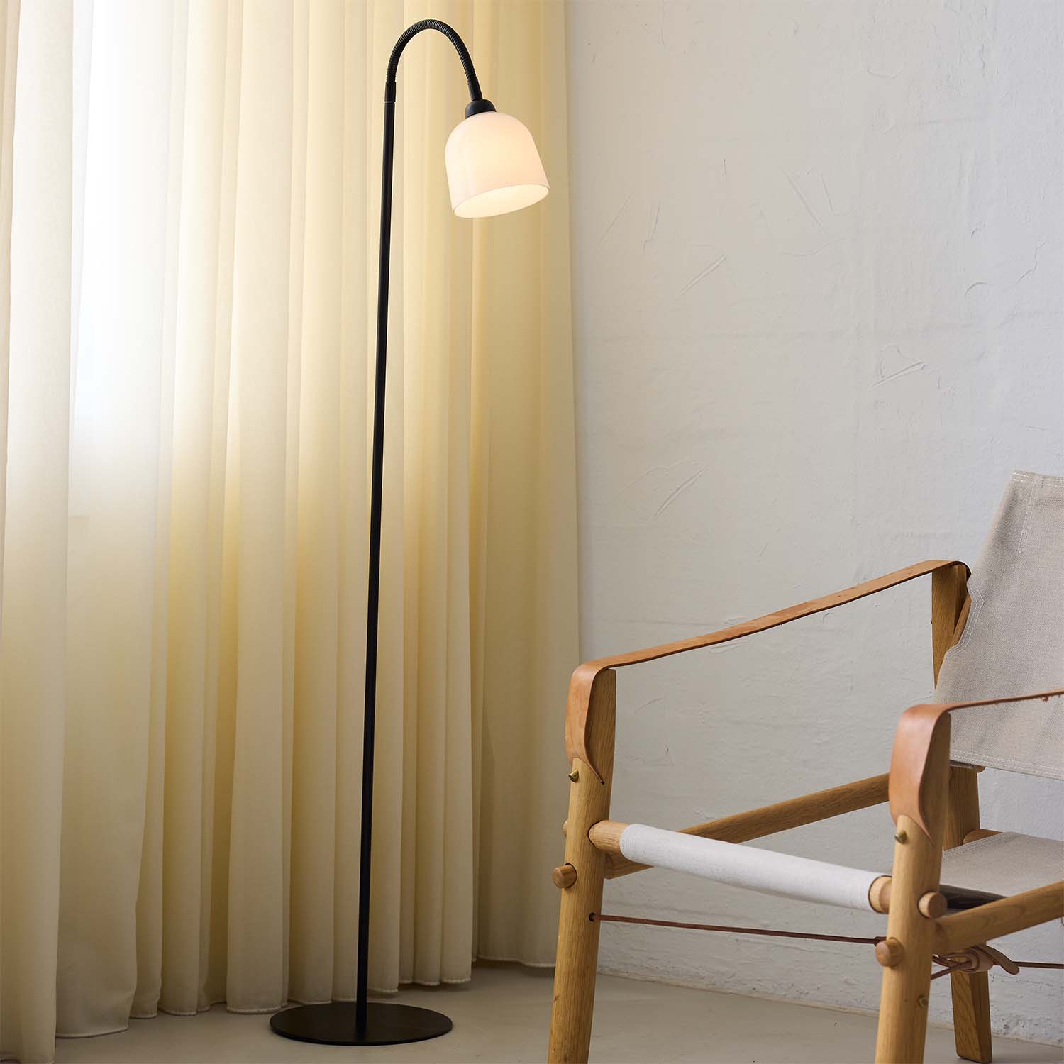 GLOW - Lampadaire sur pied salon vintage noir et blanc