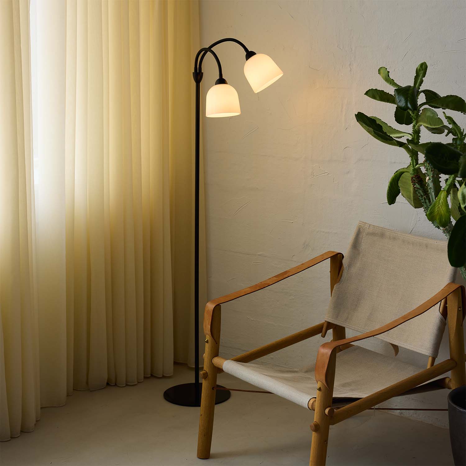 GLOW - Lampadaire sur pied salon vintage noir et blanc