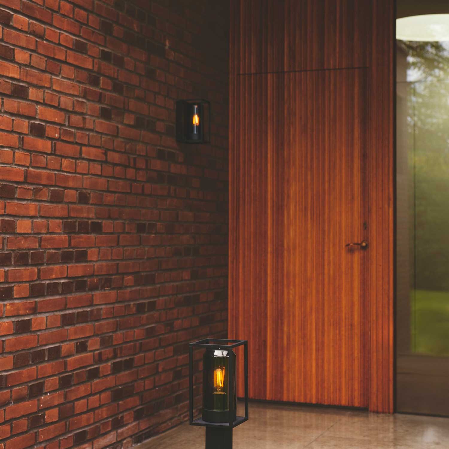 Griffin - Aplique de pared negro para exterior estilo contemporáneo