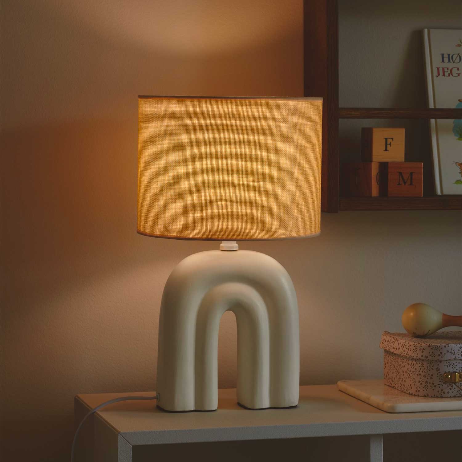 Haze - Lampe à poser design en céramique et tissu pour chambre