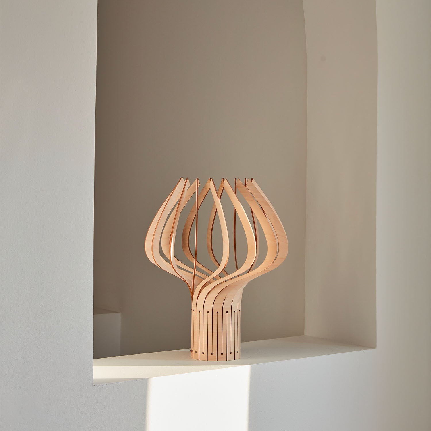 KAPUTAFUNAT - Lampe de salon en bois design fabriqué à la main