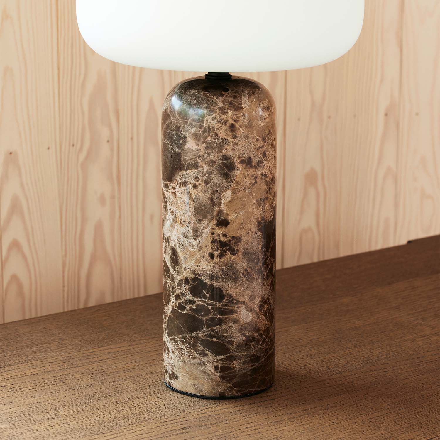 KIN - Lampe à poser en marbre et verre blanc