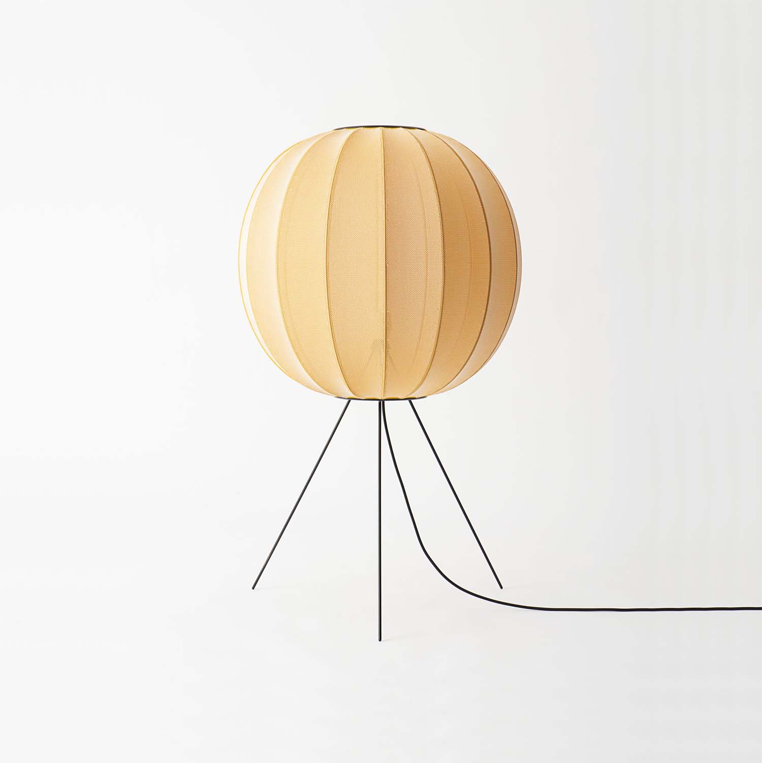 KNIT-WIT Round – Ovale, gewebte Kürbis-Japandi-Tischlampe