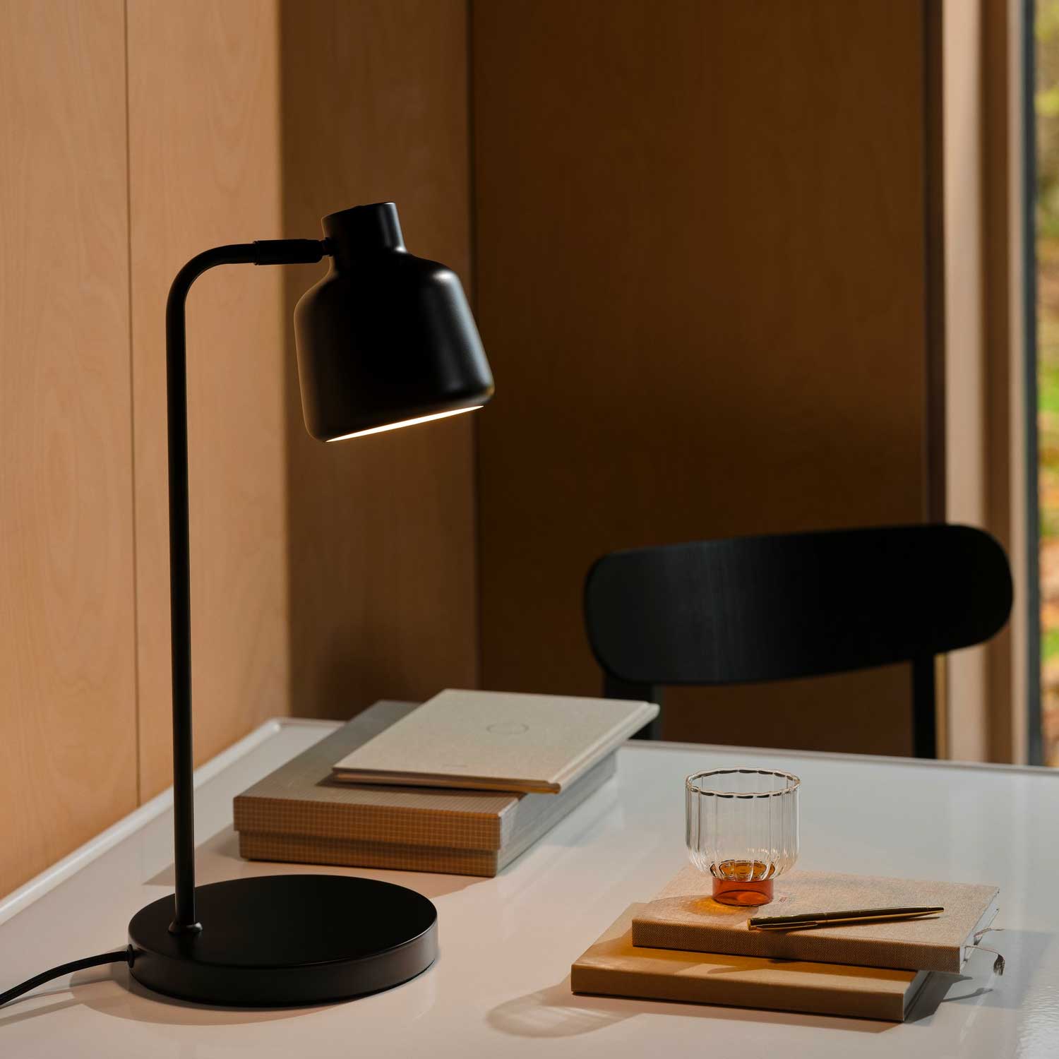 Louella - Lampe de table en acier noir pour bureau moderne
