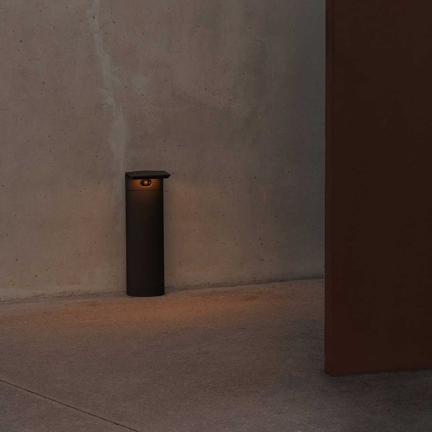 Luma - Borne LED solaire à détecteur de mouvement