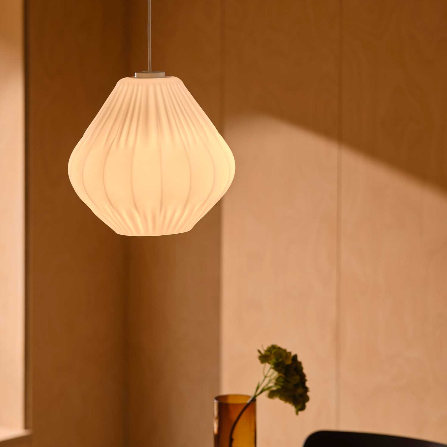 Maluca - Suspension en verre blanc design vintage