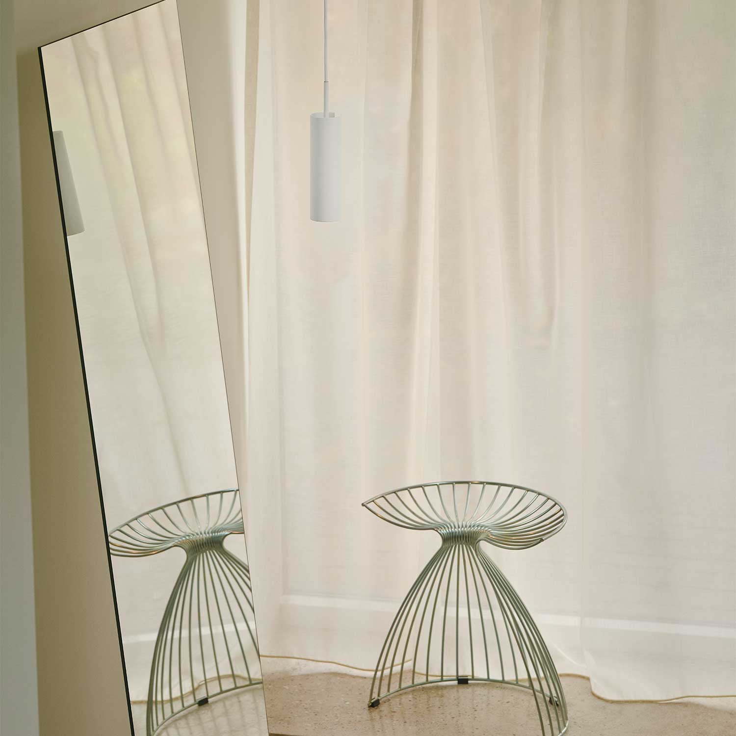 MIB - Petite suspension minimaliste orientable pour salon