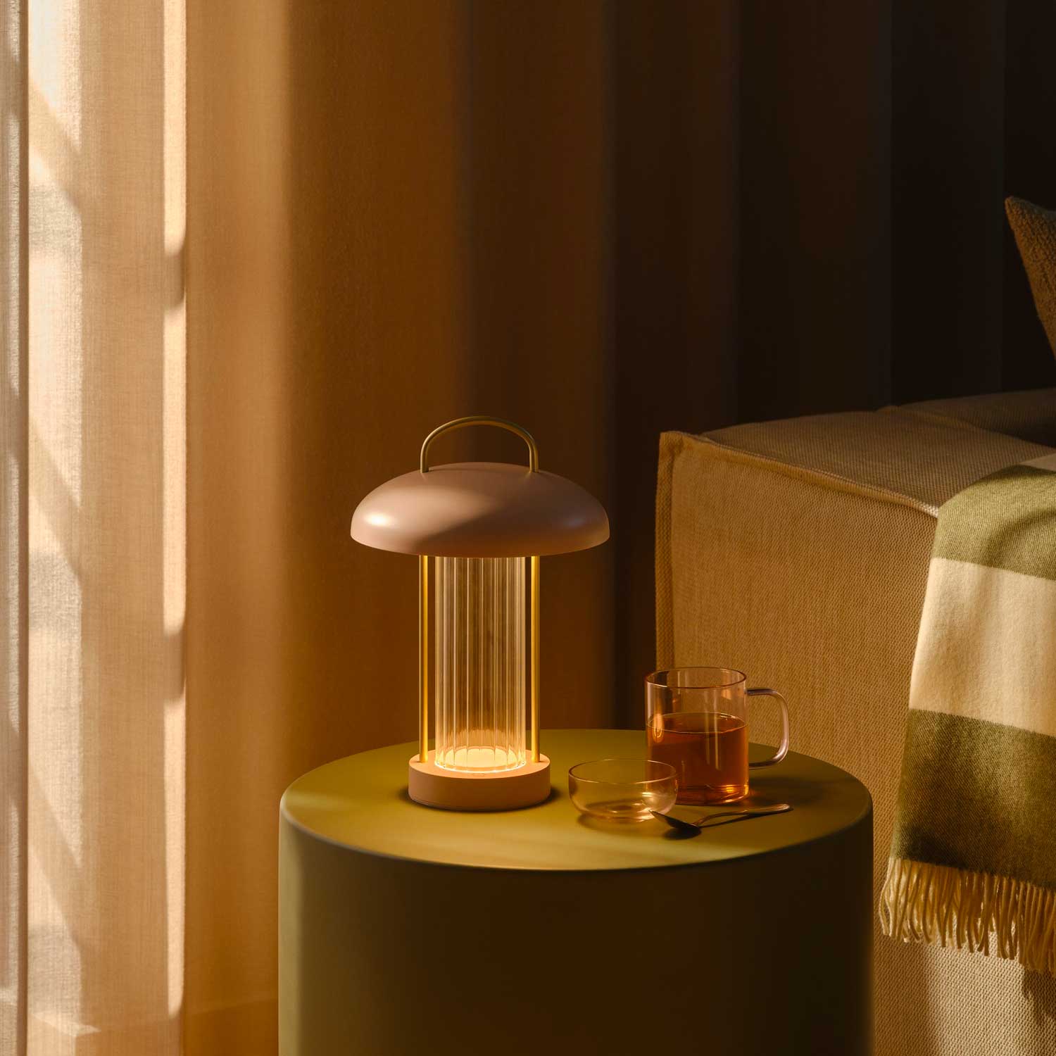Mirano - Lampe sans-fil LED design en acier pastel pour chambre chic