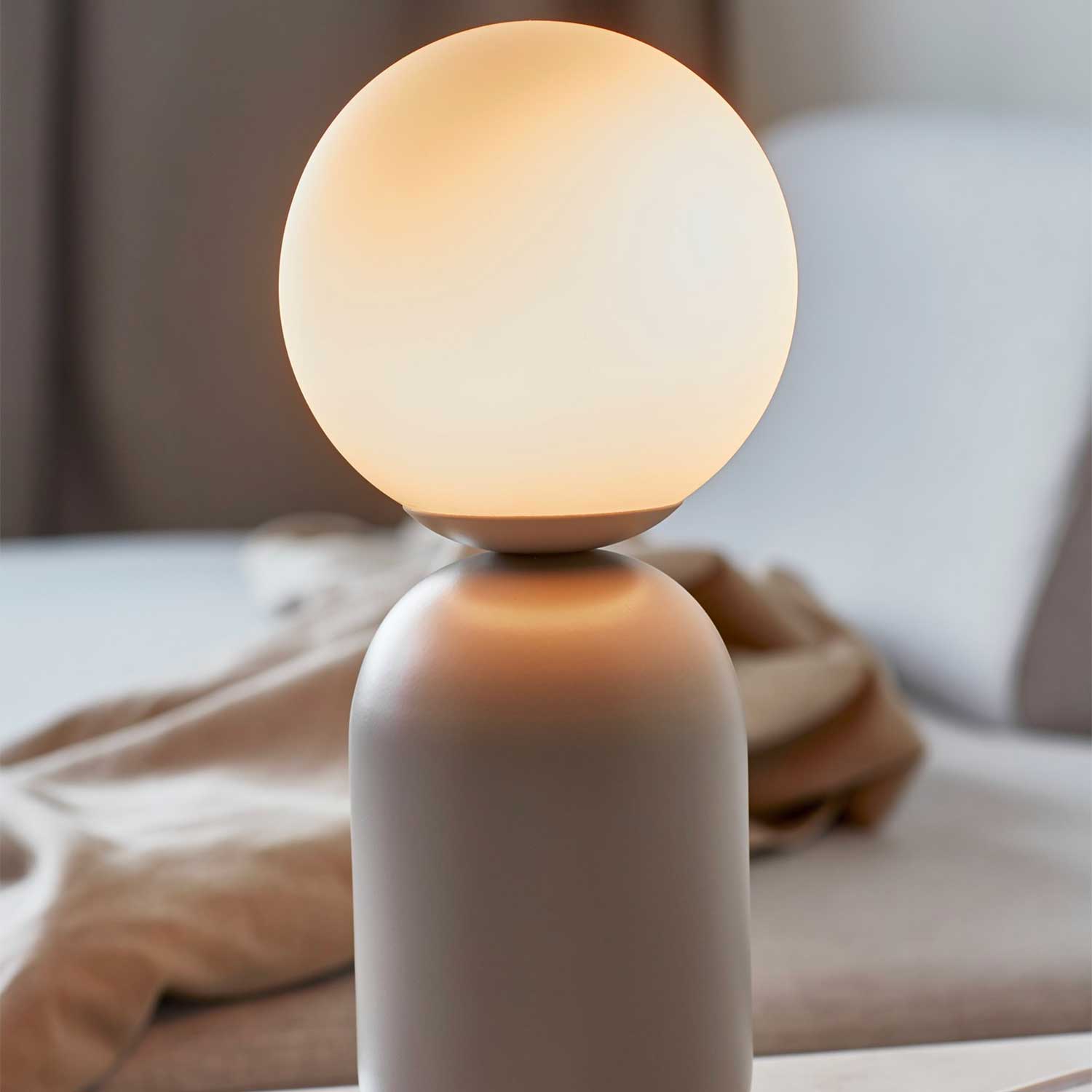 Notti - Lampe à poser moderne pour bibliothèque colorée