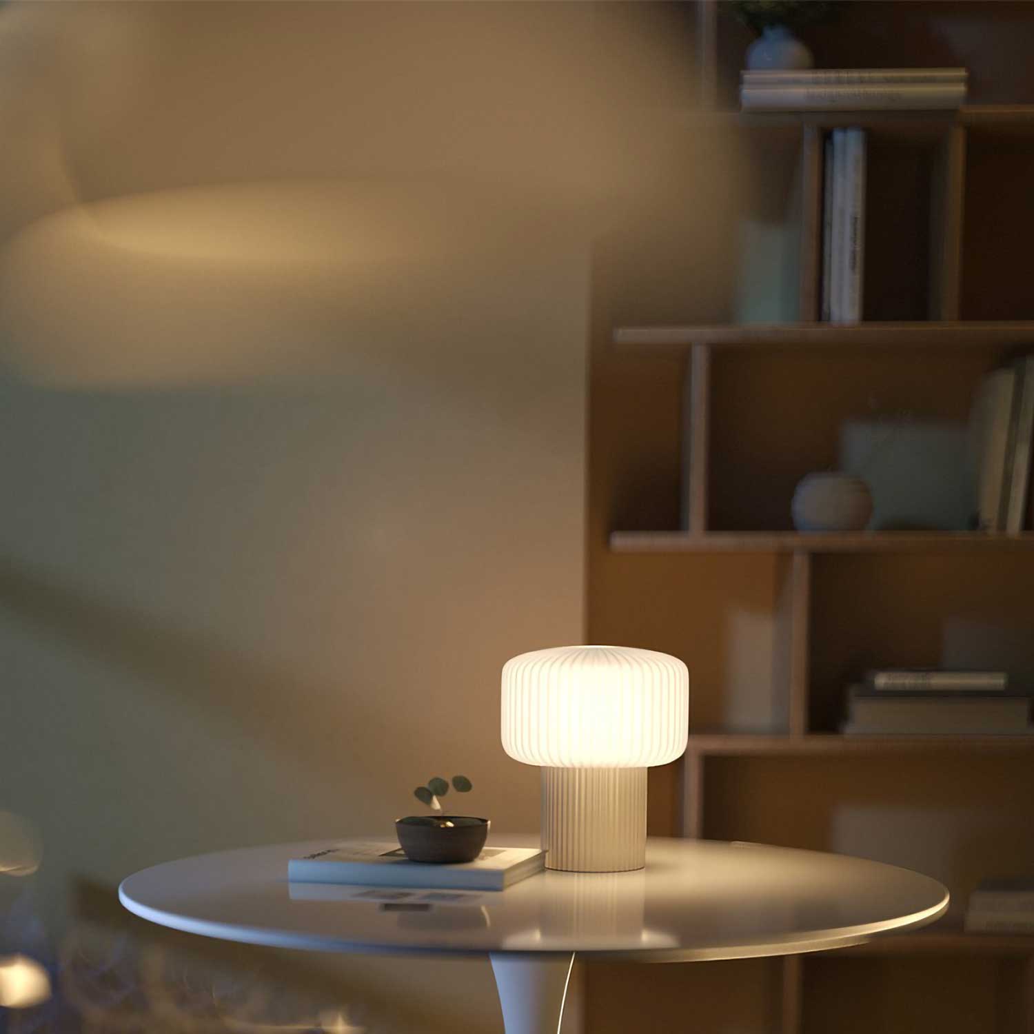 Omaggio - Lampe de table design en céramique blanche