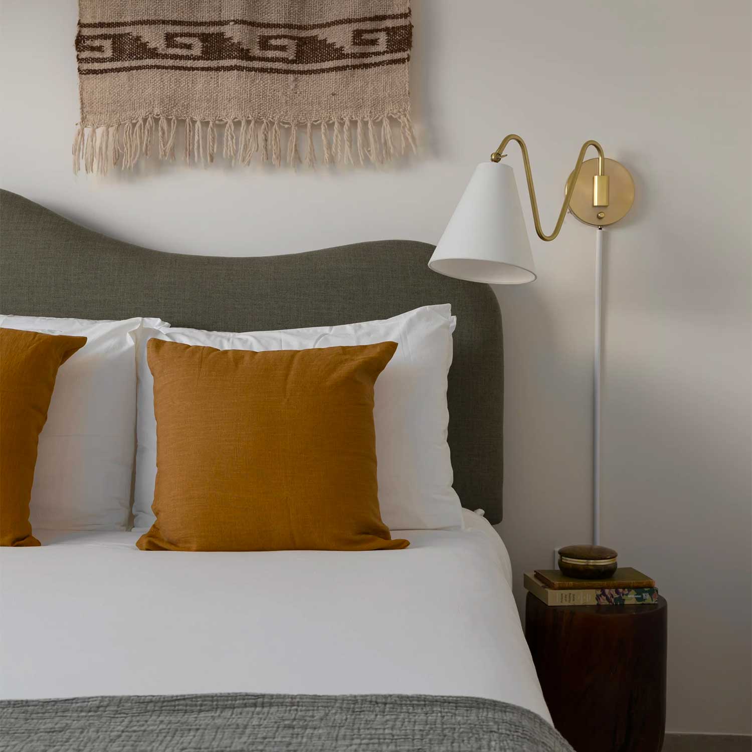 Onda - Art deco adjustable wall sconce for bedroom with switch