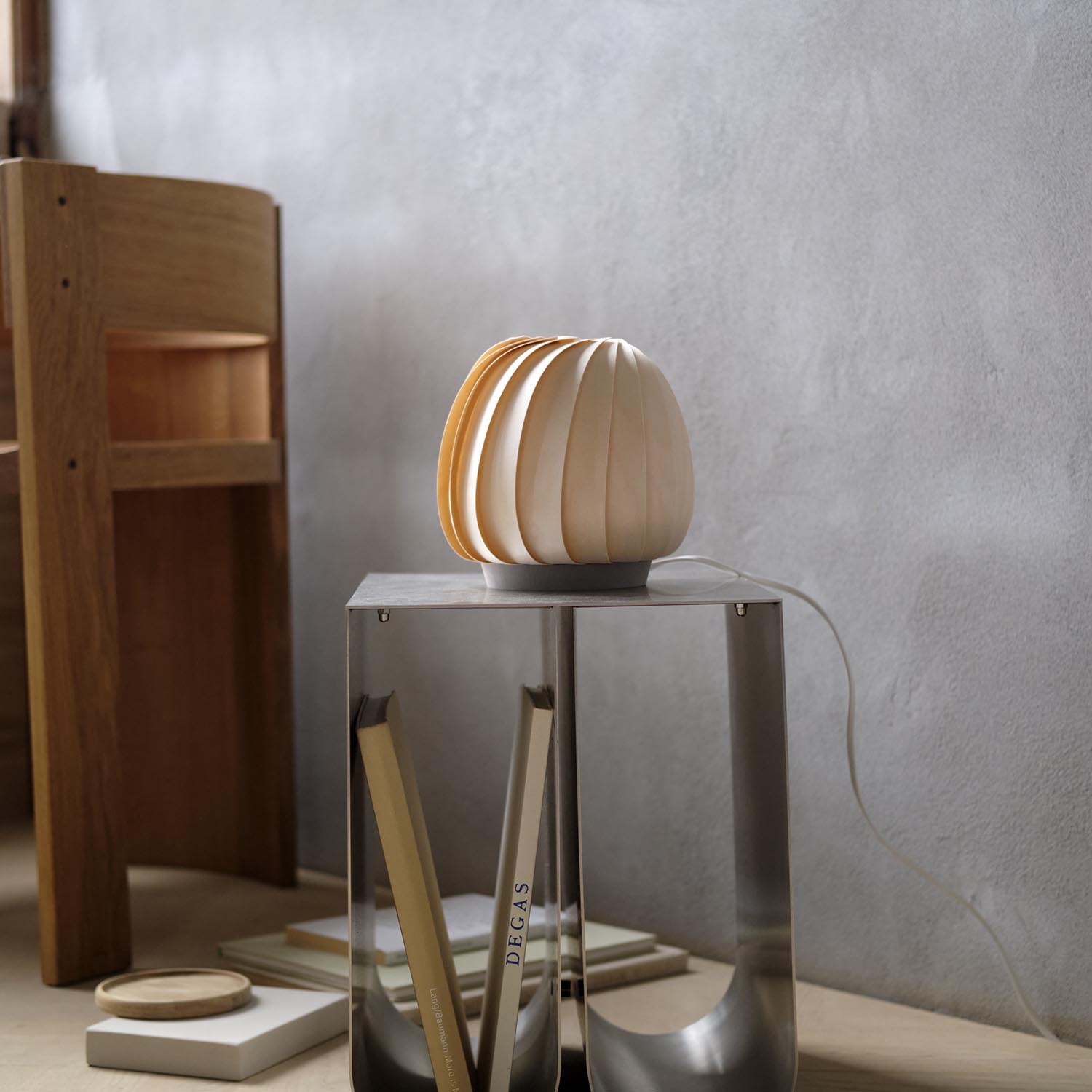 ST906 - Table lamp made of wooden or paper slats