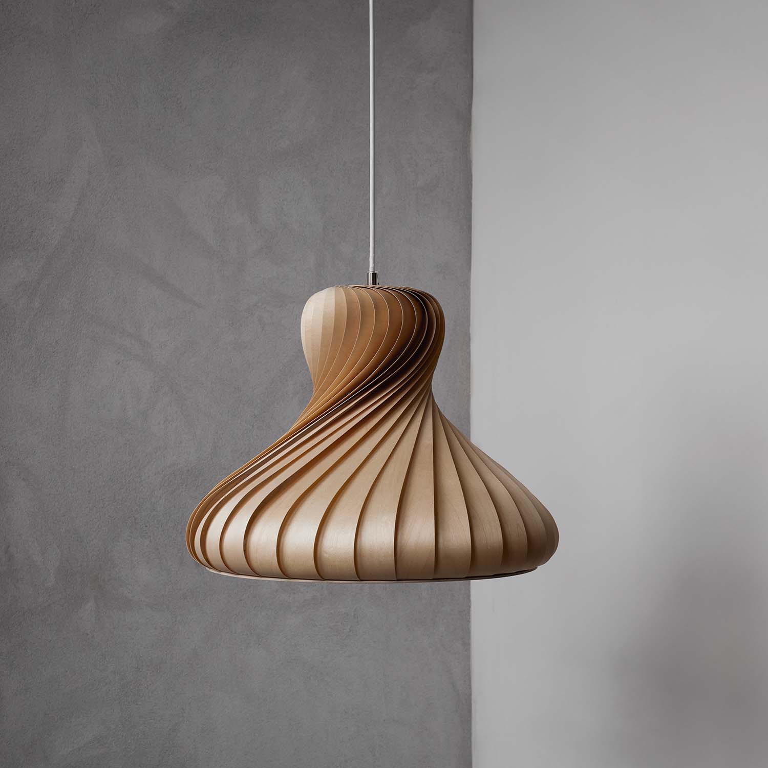 TR22 - Modern twisted wooden slat pendant light