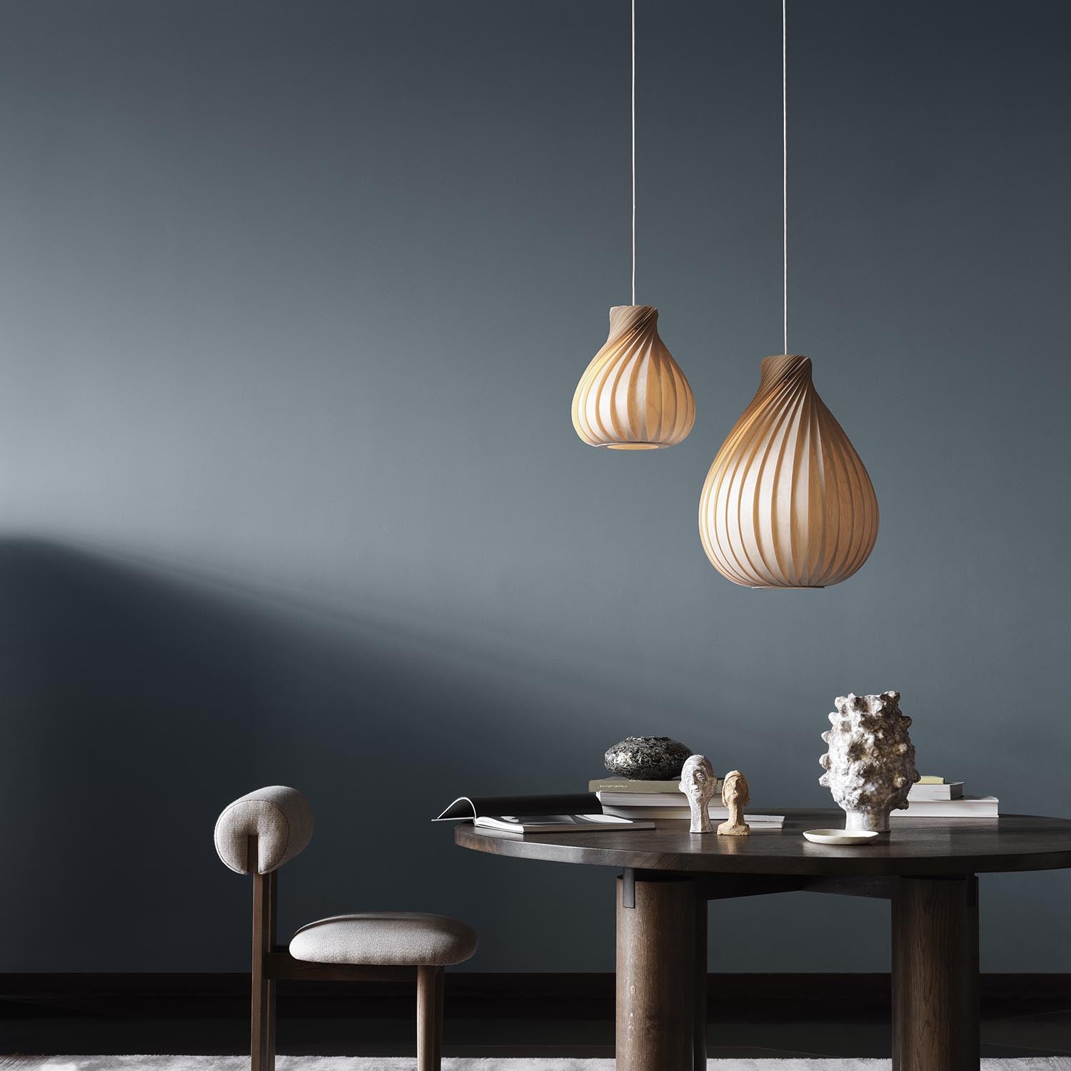 TR42 - Modern twisted wooden slat pendant light