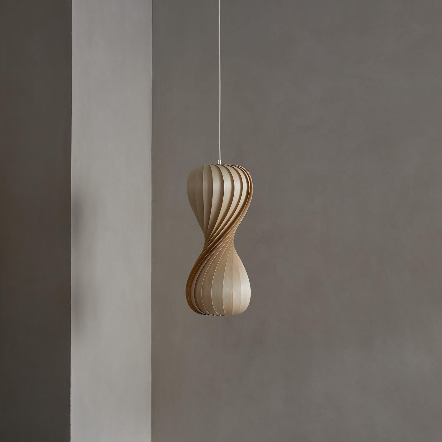 TR7 - Designer twisted wooden slat suspension