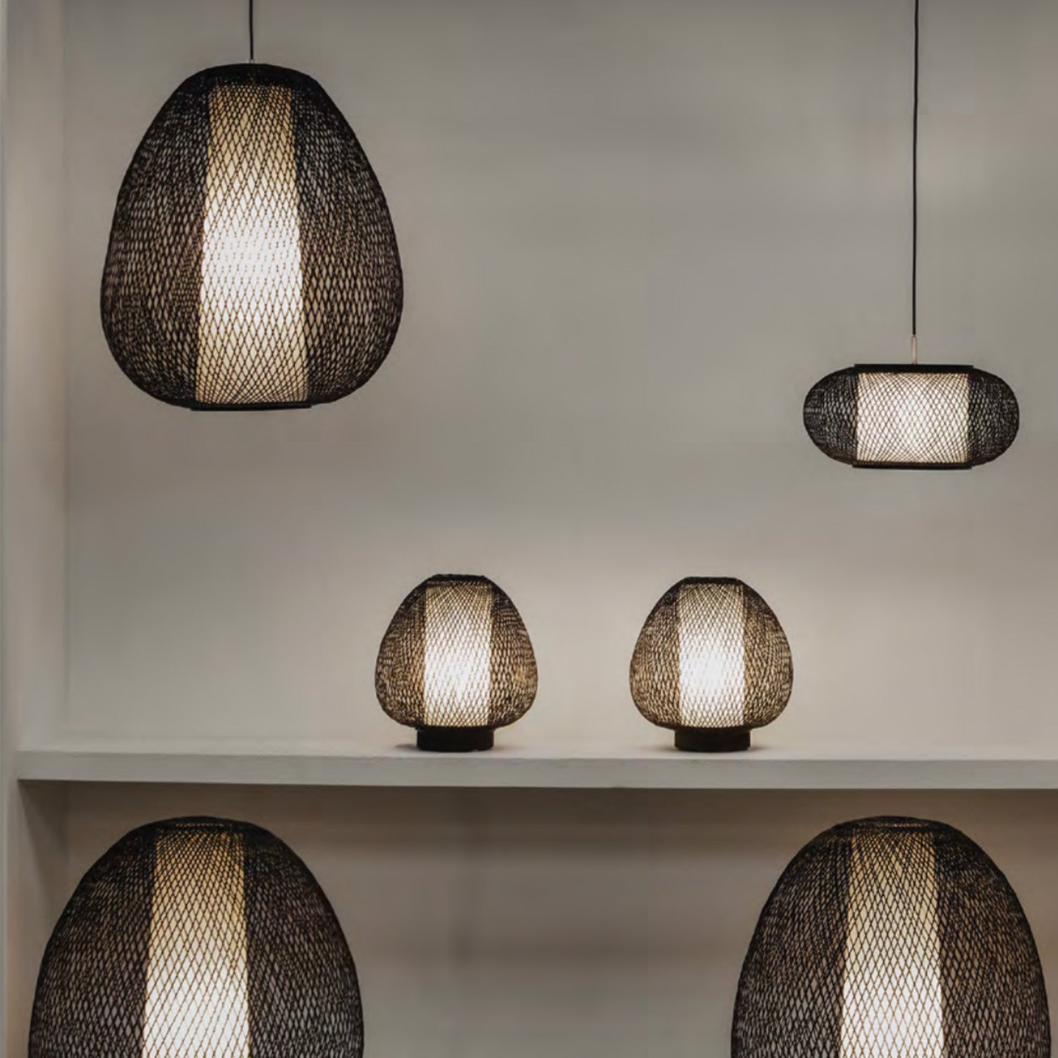 TWIGGY AW - Egg-shaped woven bamboo bedside lamp