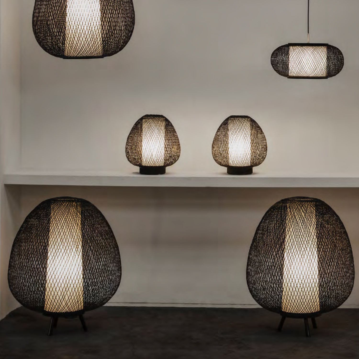 TWIGGY EGG – Eiförmige Stehlampe aus geflochtenem Bambus