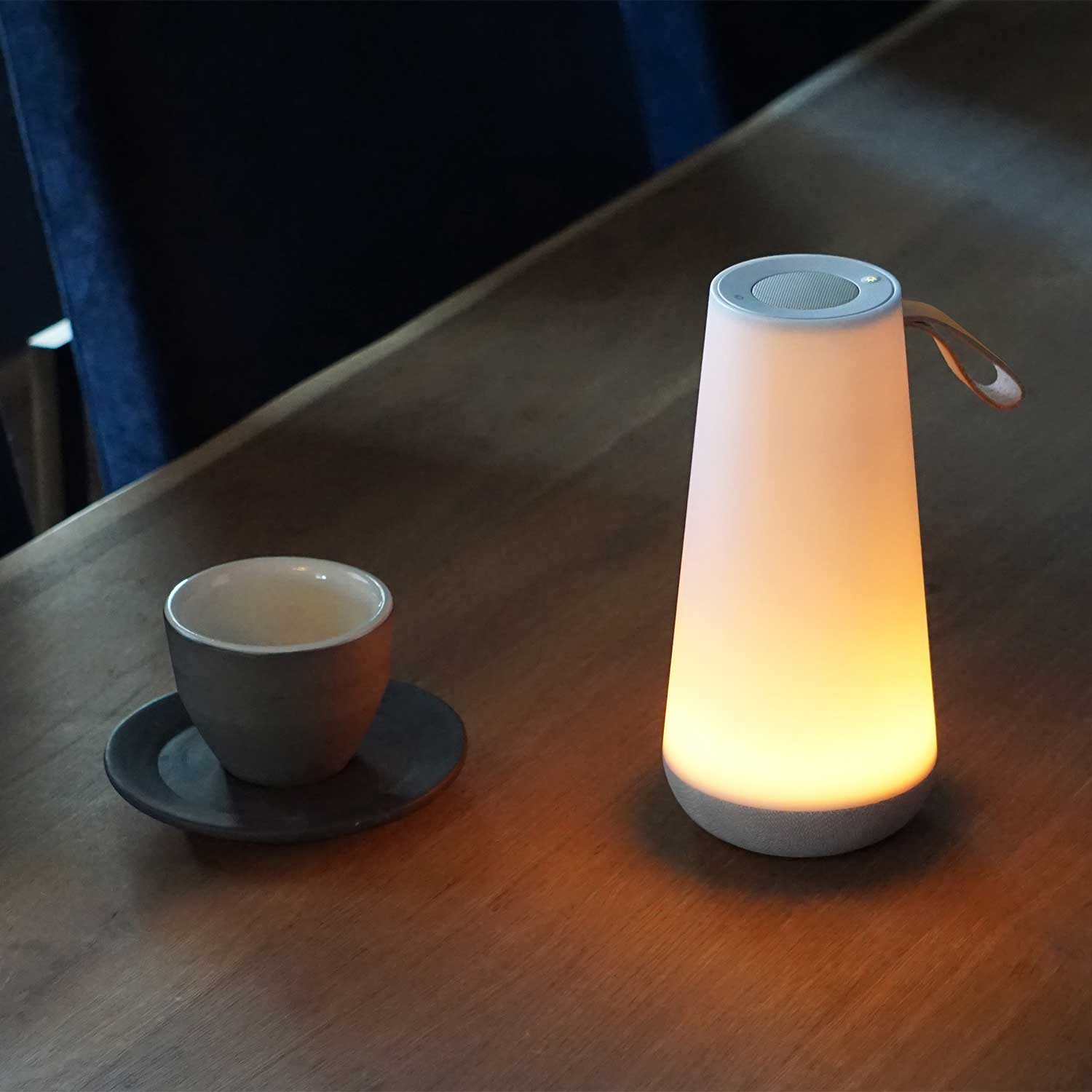 Uma Mini - Tragbare Lampe mit Lautsprecher, wasserdicht für den Außenbereich