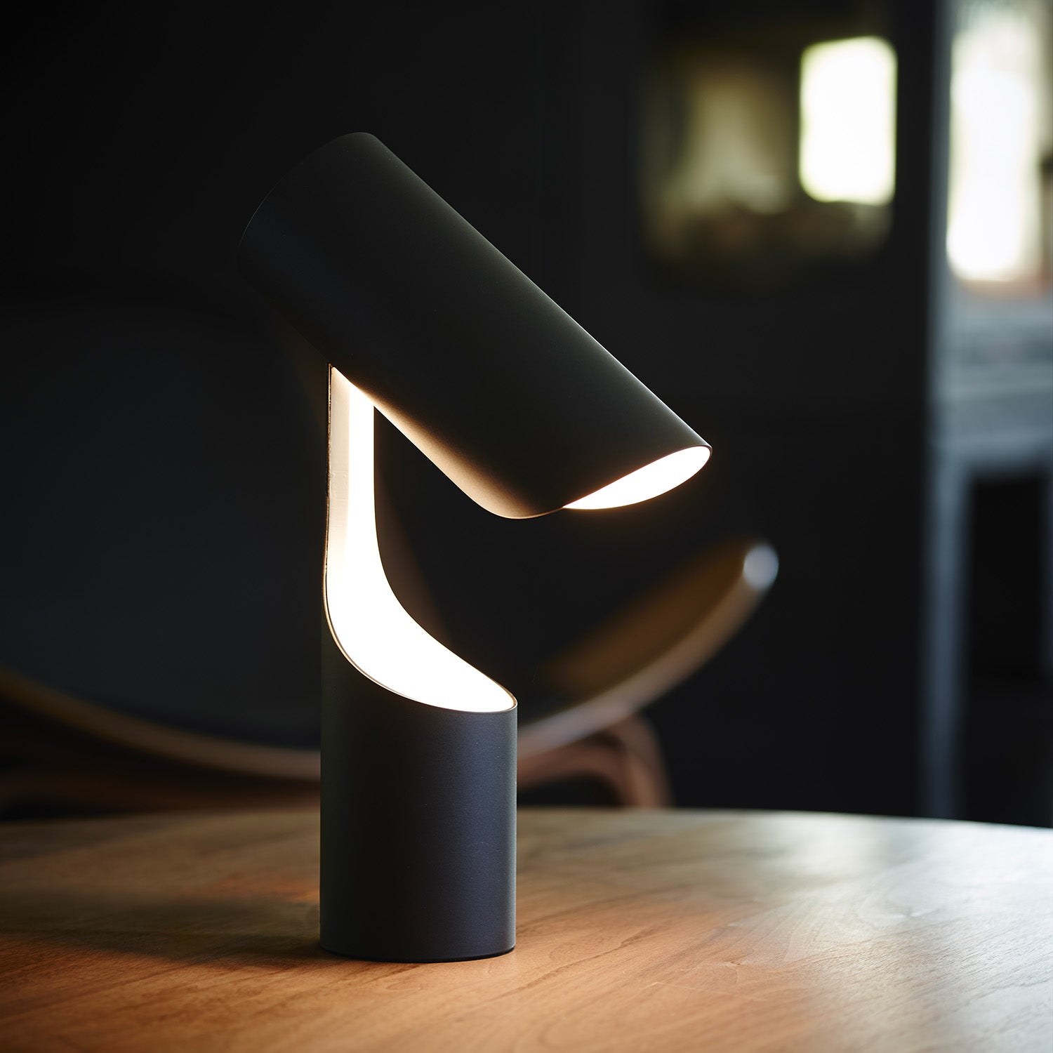 MUTATIO - Lampe de bureau rétractable noire design